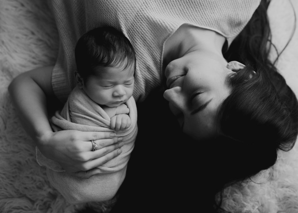 mommy newborn photography