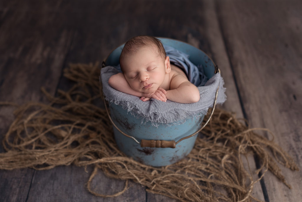newborn photo in bucket pittsburgh photographer newborn photography session

