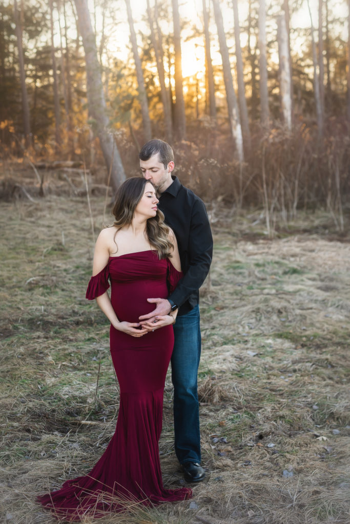 maternity poses with husband